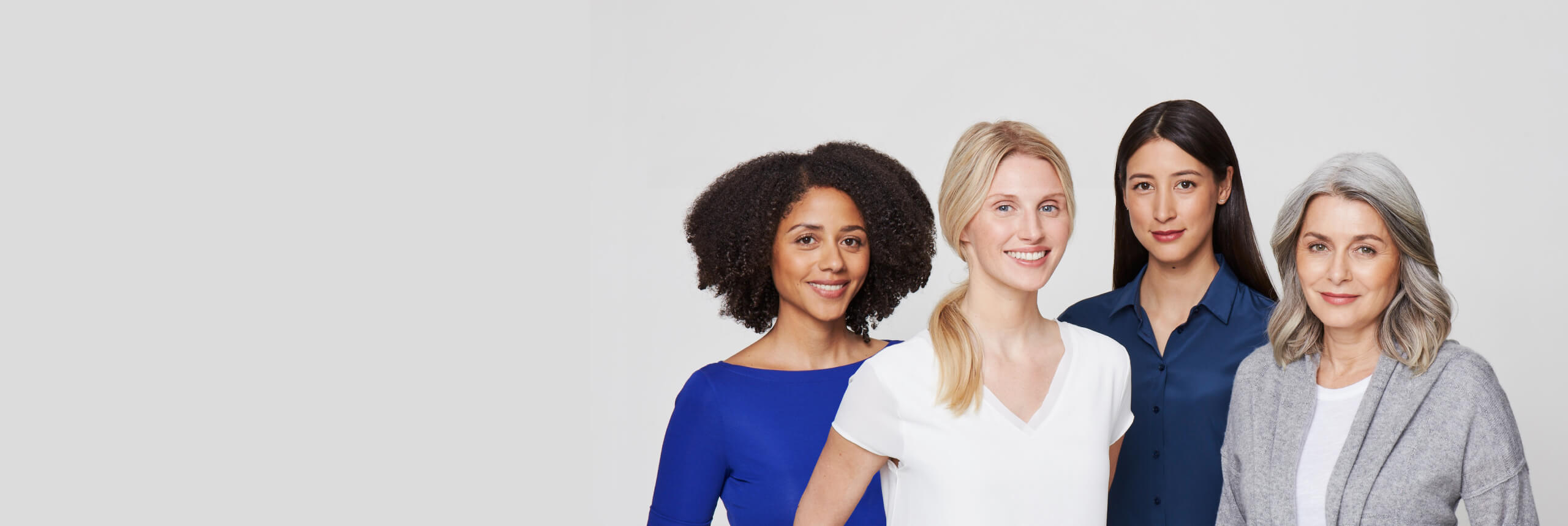 grijze achtergrond en vier vrouwen merz aesthetics header