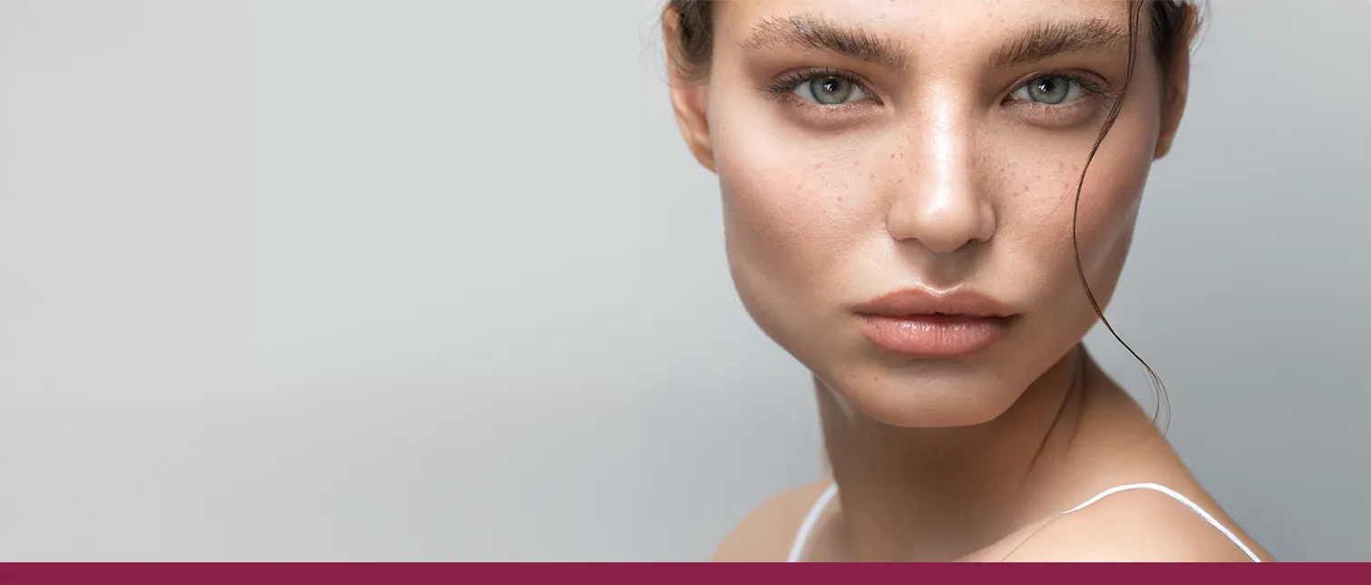 vrouw met volle lippen afbeelding
